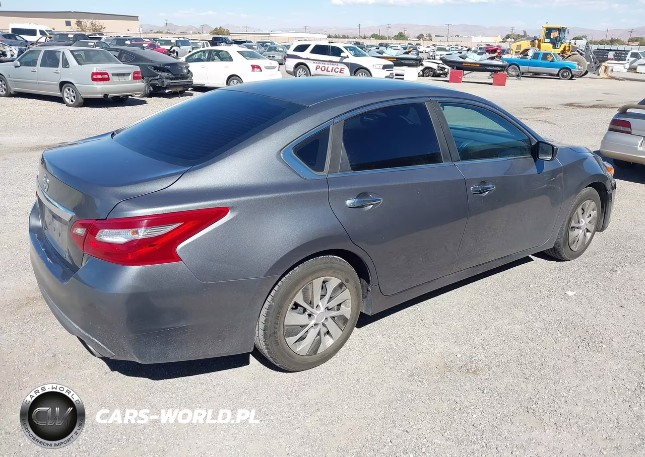 2018 Nissan Altima 2.5 S VIN:1N4AL3AP3JC249438 - 4