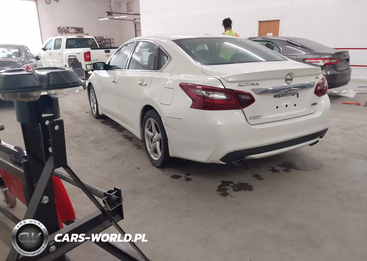 2018 Nissan Altima 2.5 Sr VIN:1N4AL3AP3JC282911 - 3