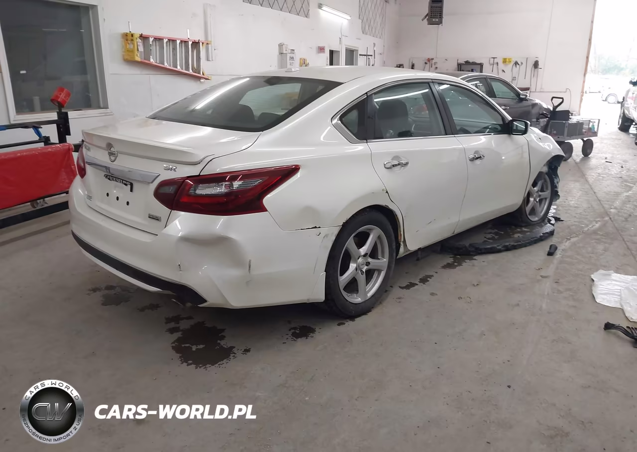 2018 Nissan Altima 2.5 Sr VIN:1N4AL3AP3JC282911 - 4