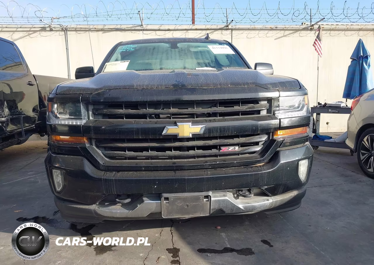 2018 Chevrolet Silverado 1500 2Lt VIN:1GCVKREC7JZ109821 - 13