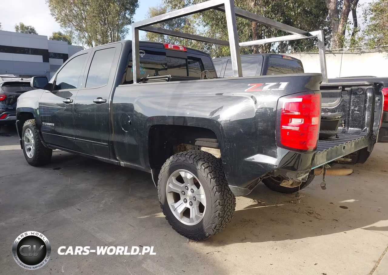 2018 Chevrolet Silverado 1500 2Lt VIN:1GCVKREC7JZ109821 - 3