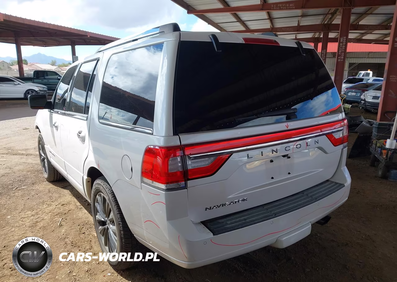 2017 Lincoln Navigator Select VIN:5LMJJ2JT9HEL12041 - 3