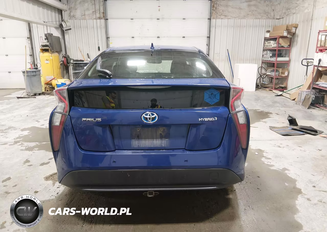 2018 Toyota Prius Four VIN:JTDKARFU0J3552392 - 16