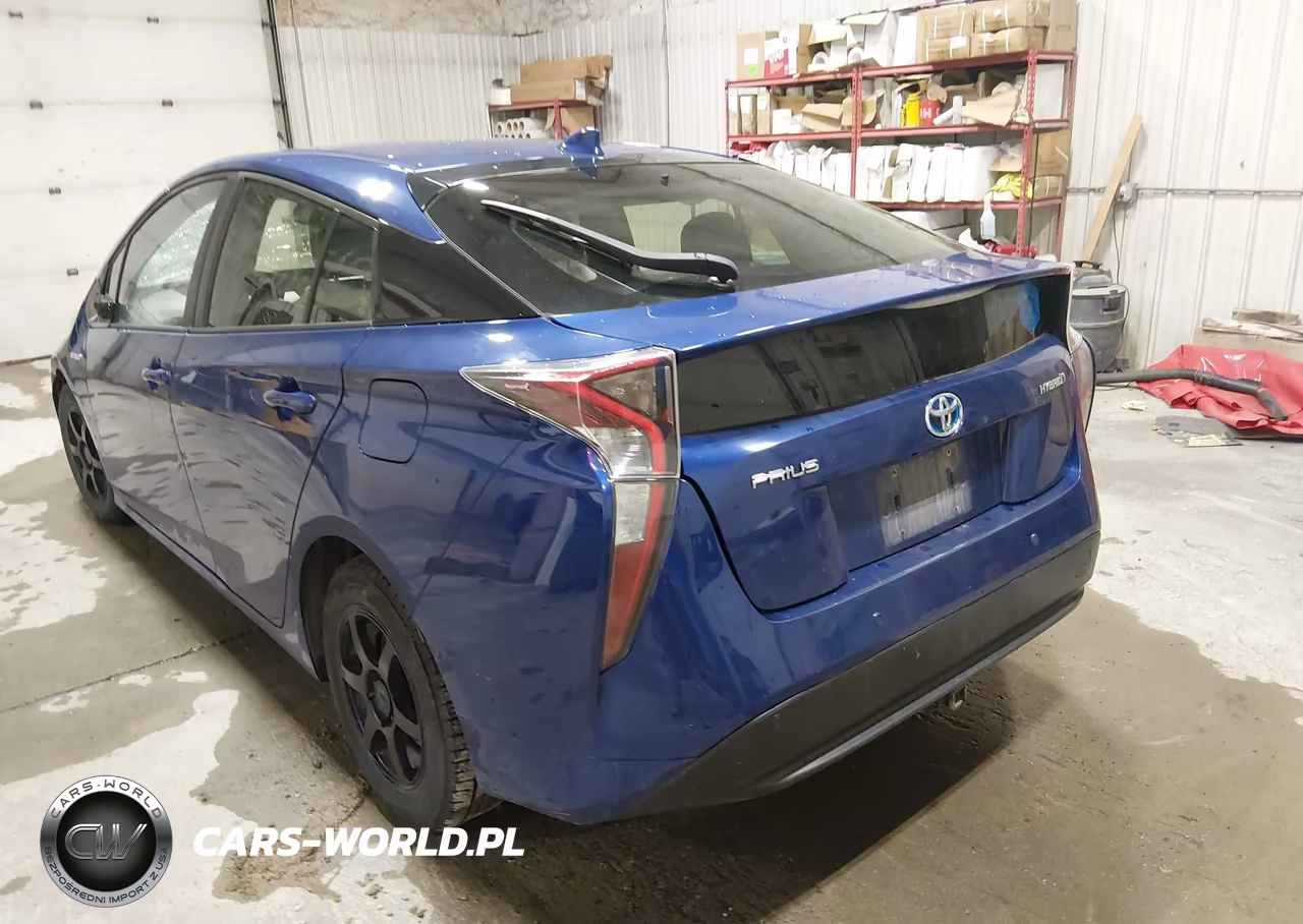 2018 Toyota Prius Four VIN:JTDKARFU0J3552392 - 3