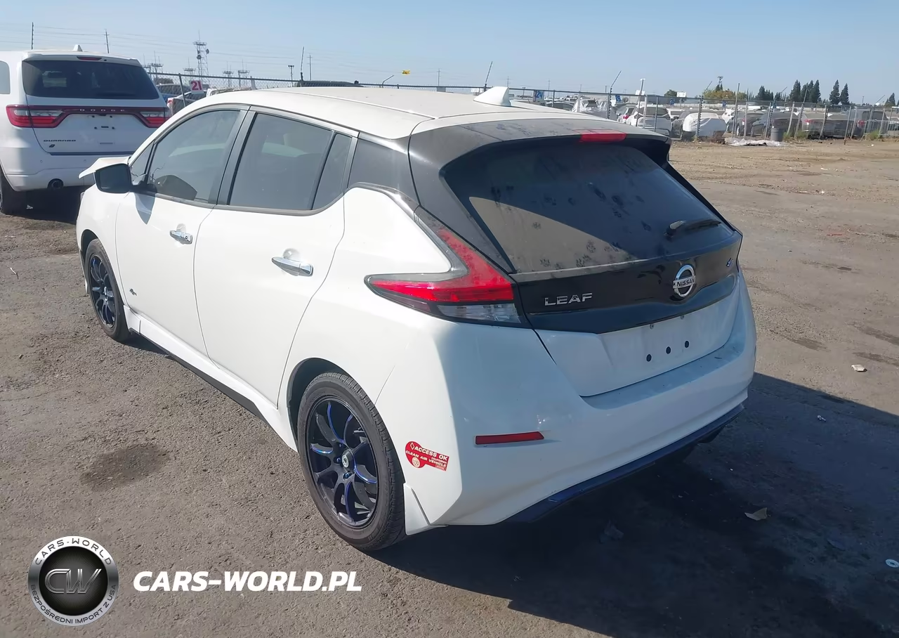 2018 Nissan Leaf S VIN:1N4AZ1CP4JC303183 - 3