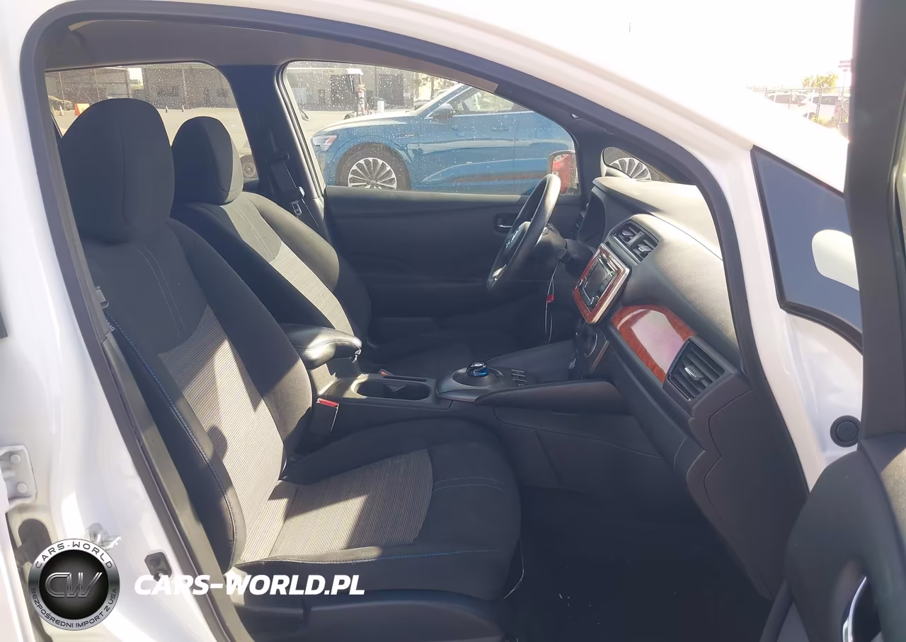 2018 Nissan Leaf S VIN:1N4AZ1CP4JC303183 - 5