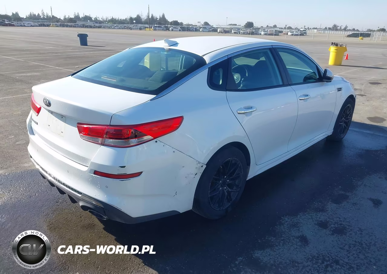2017 Kia Optima Lx VIN:5XXGT4L3XHG174025 - 4