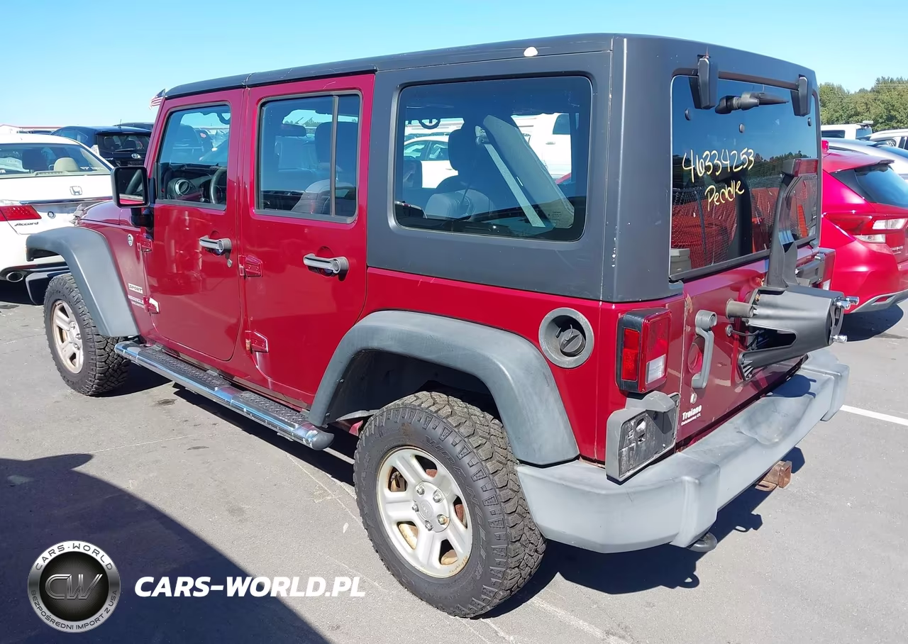 2013 Jeep Wrangler Unlimited Sport VIN:1C4BJWDG4DL526202 - 3