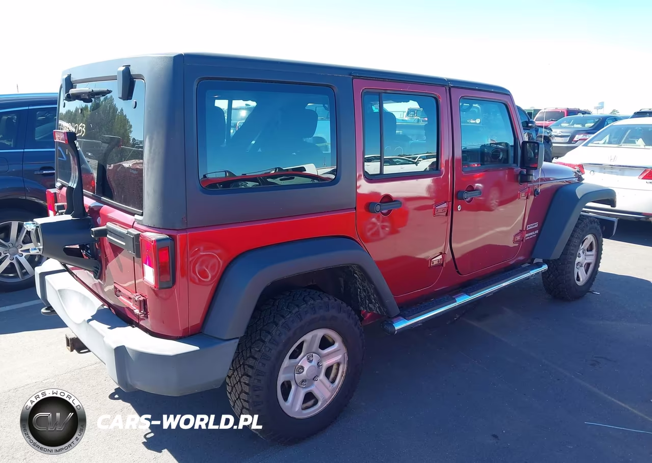 2013 Jeep Wrangler Unlimited Sport VIN:1C4BJWDG4DL526202 - 4