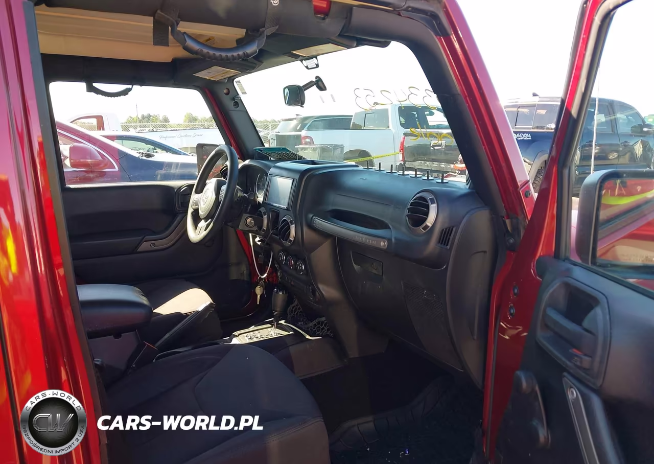 2013 Jeep Wrangler Unlimited Sport VIN:1C4BJWDG4DL526202 - 5