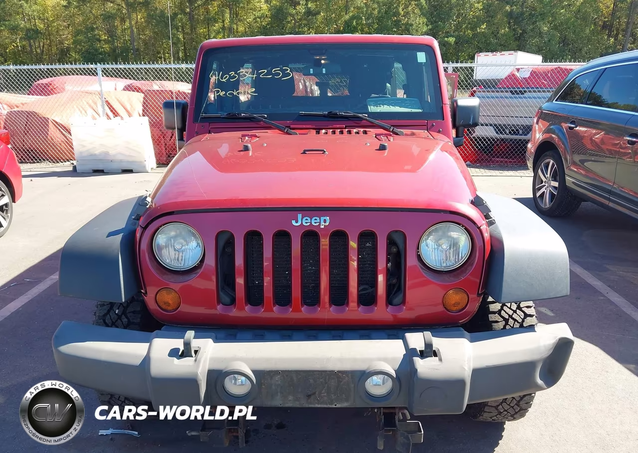 2013 Jeep Wrangler Unlimited Sport VIN:1C4BJWDG4DL526202 - 6