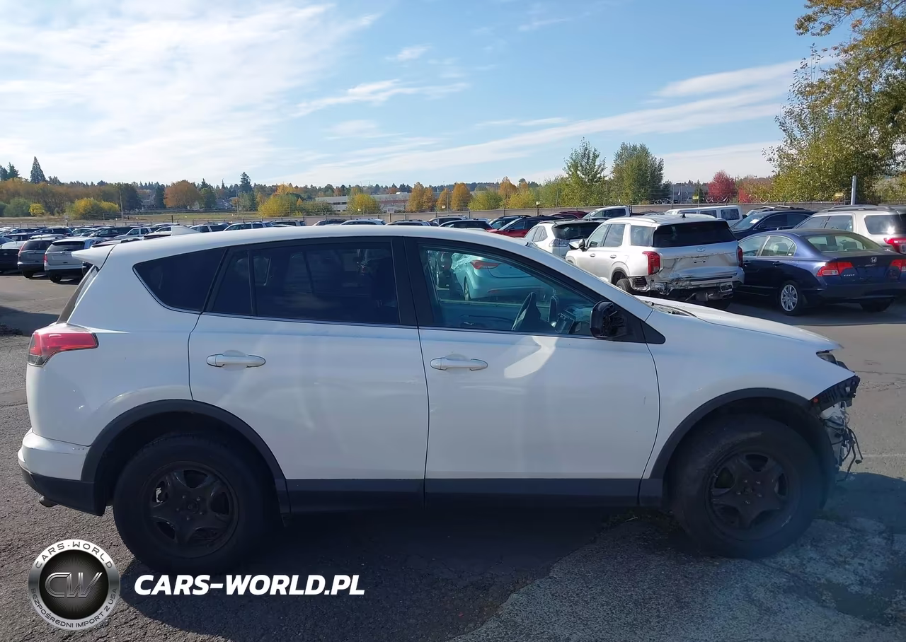2018 Toyota Rav4 Le VIN:2T3BFREV5JW780879 - 14