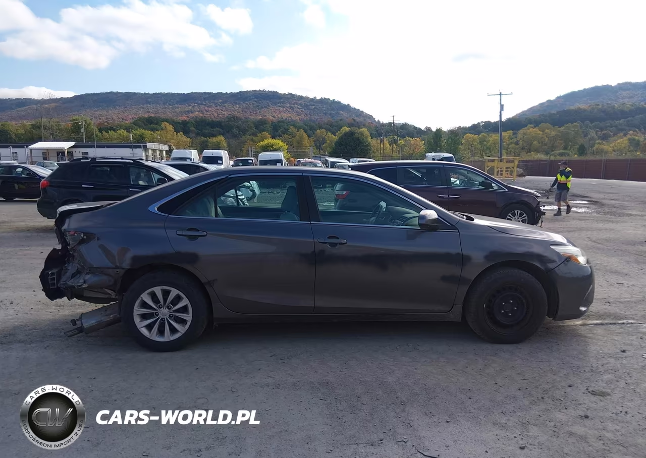 2015 Toyota Camry Le VIN:4T4BF1FK7FR515067 - 13