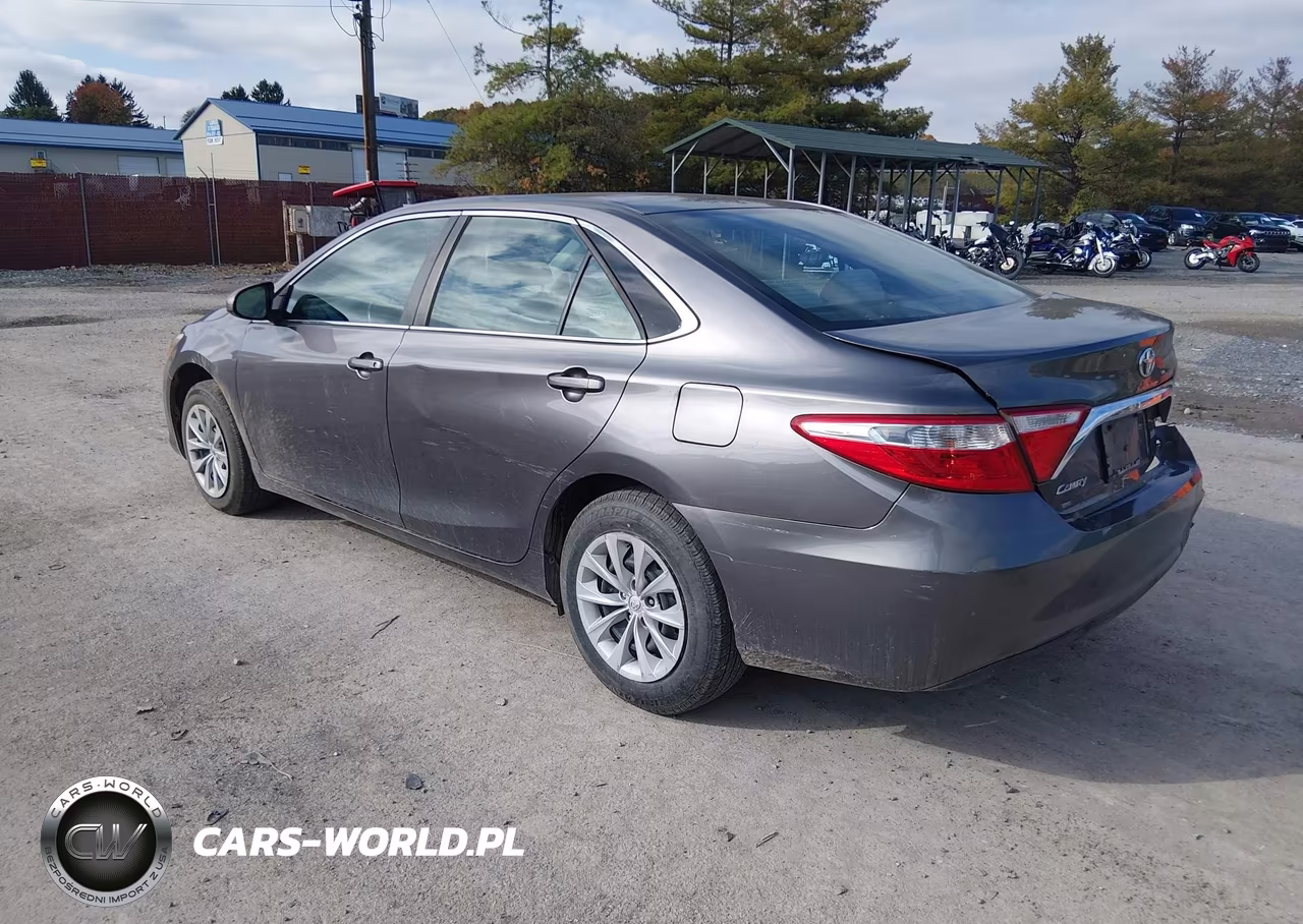 2015 Toyota Camry Le VIN:4T4BF1FK7FR515067 - 3