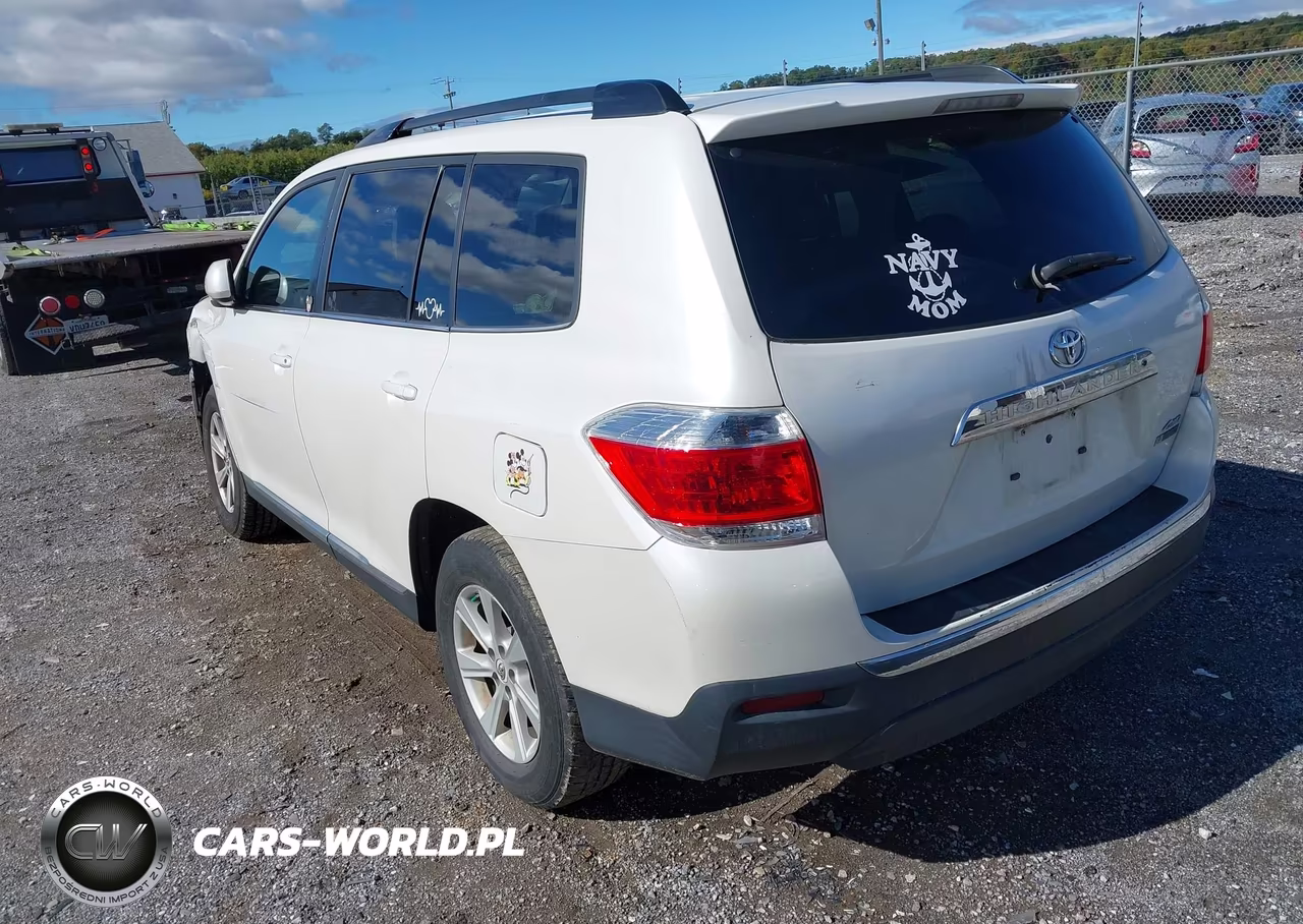 2013 Toyota Highlander Se V6 VIN:5TDBK3EH5DS203651 - 3