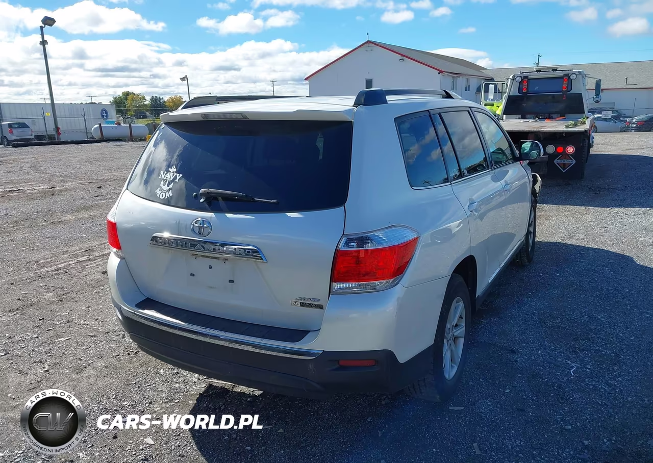 2013 Toyota Highlander Se V6 VIN:5TDBK3EH5DS203651 - 4