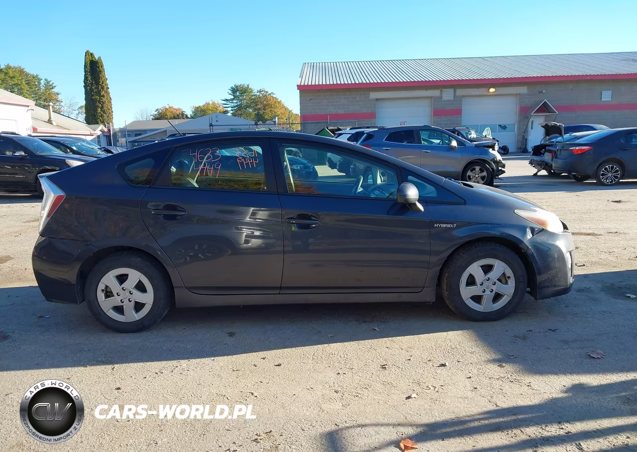 2011 Toyota Prius Two VIN:JTDKN3DU9B5332839 - 13