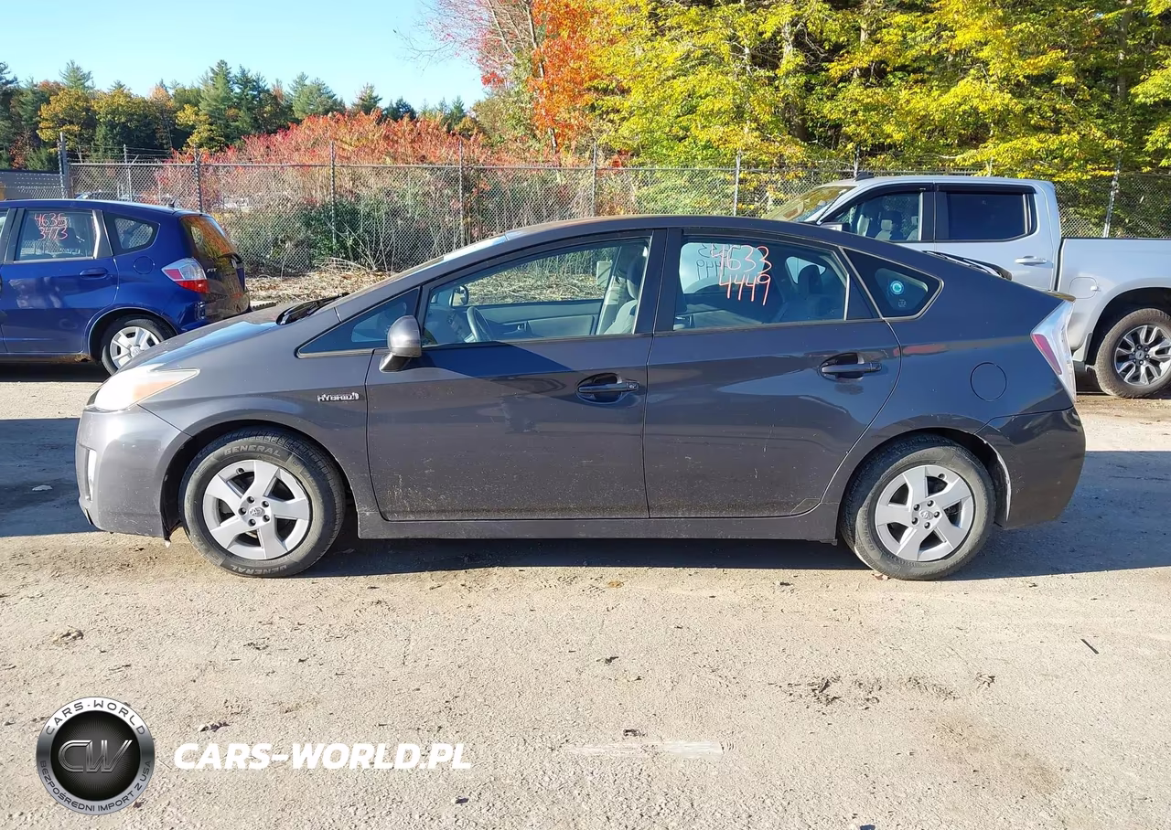2011 Toyota Prius Two VIN:JTDKN3DU9B5332839 - 14