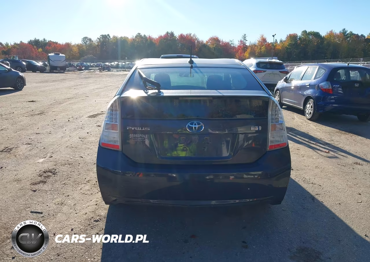 2011 Toyota Prius Two VIN:JTDKN3DU9B5332839 - 16