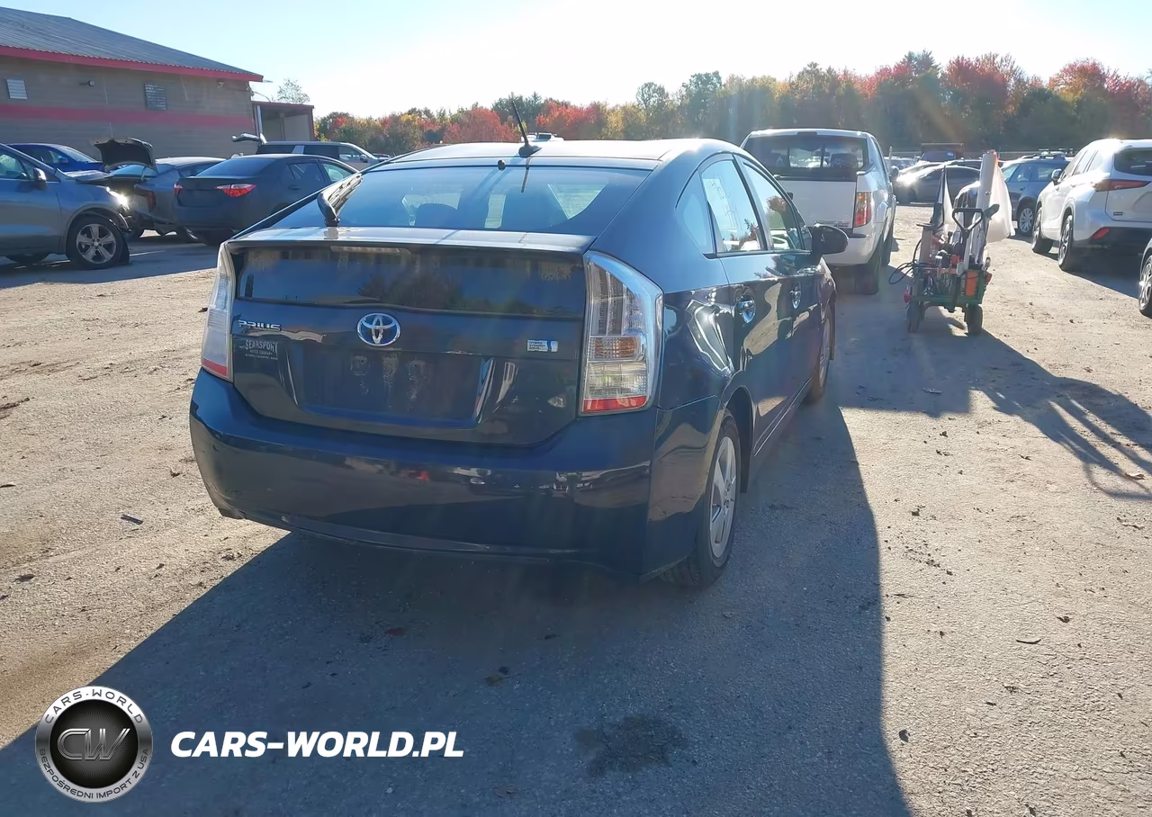 2011 Toyota Prius Two VIN:JTDKN3DU9B5332839 - 4