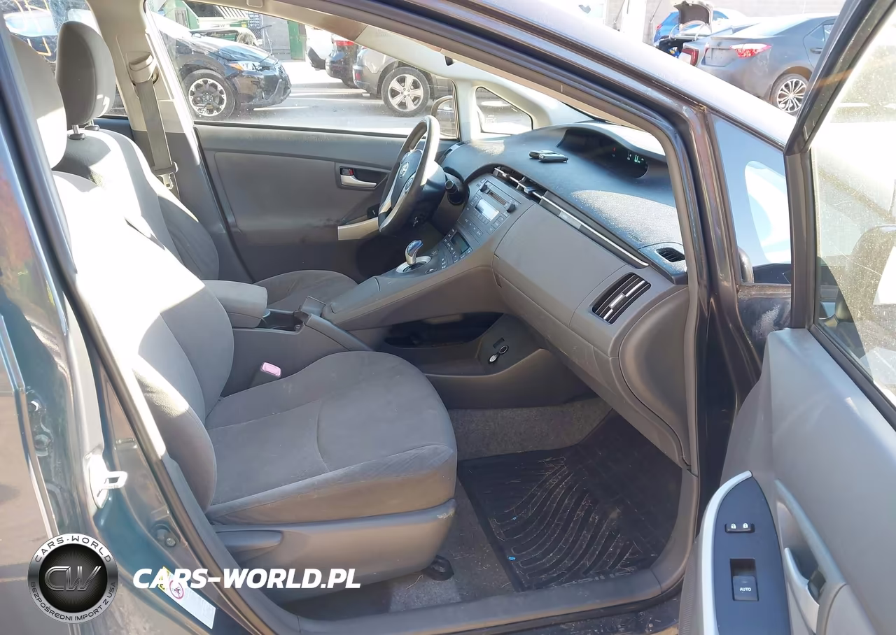 2011 Toyota Prius Two VIN:JTDKN3DU9B5332839 - 5