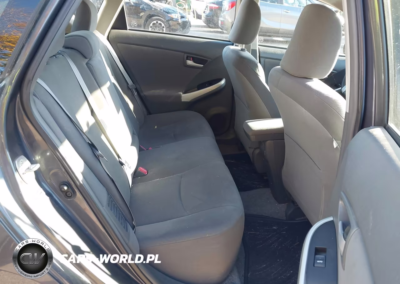 2011 Toyota Prius Two VIN:JTDKN3DU9B5332839 - 8