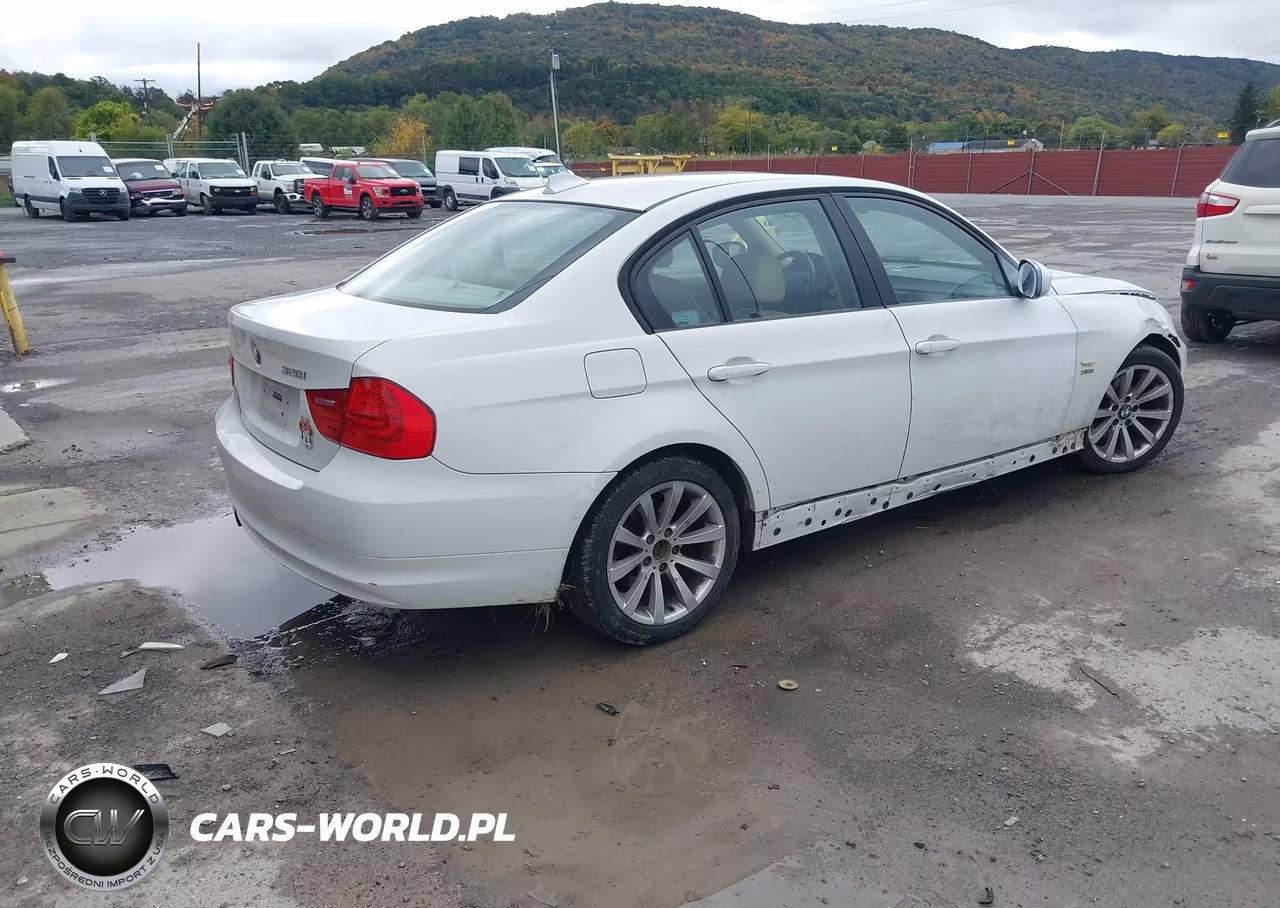 2011 BMW 328I xDrive VIN:WBAPK5C50BA661809 - 4