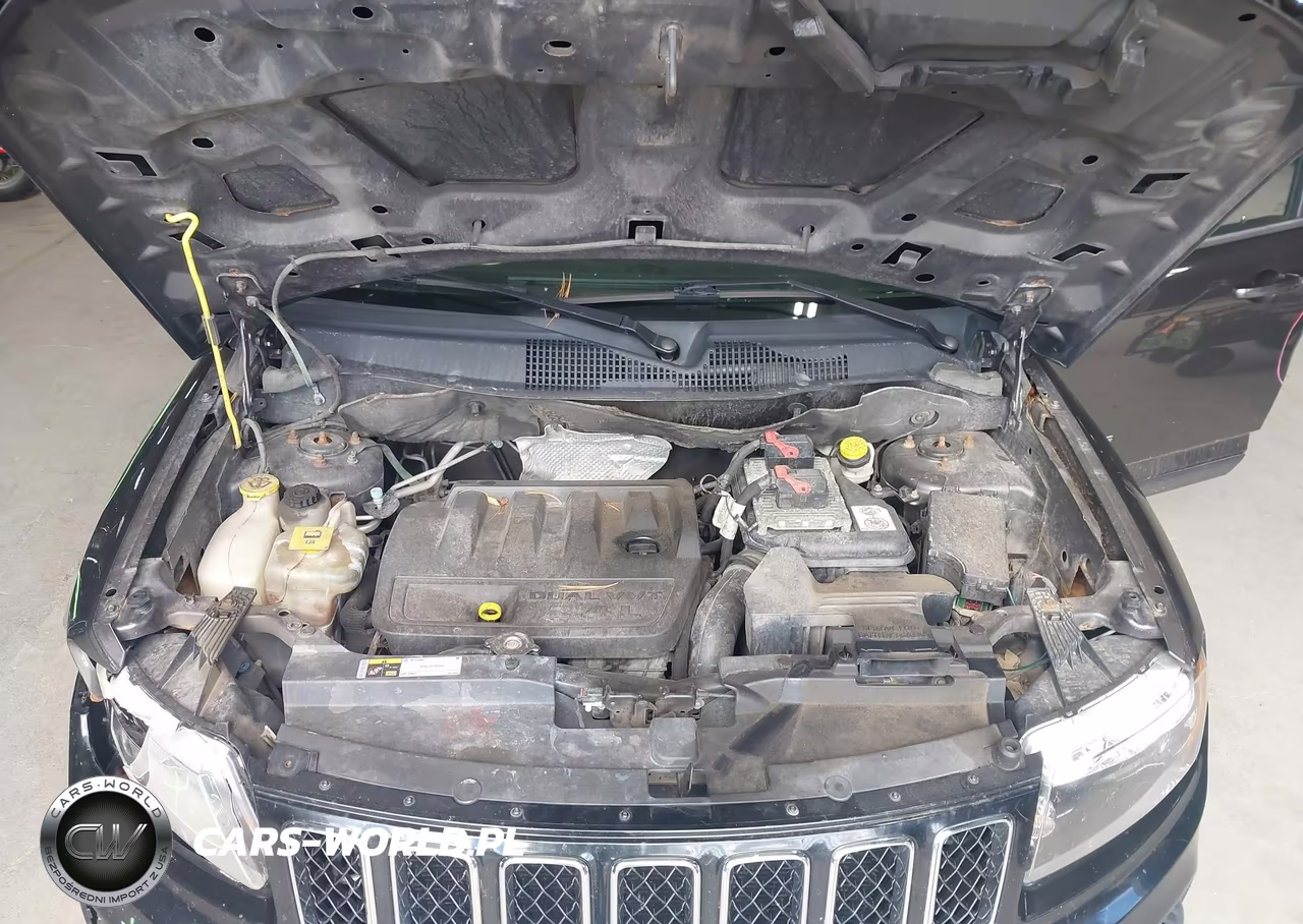2014 Jeep Compass Latitude VIN:1C4NJDEB9ED761193 - 10