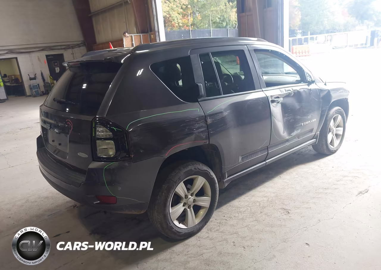 2014 Jeep Compass Latitude VIN:1C4NJDEB9ED761193 - 4