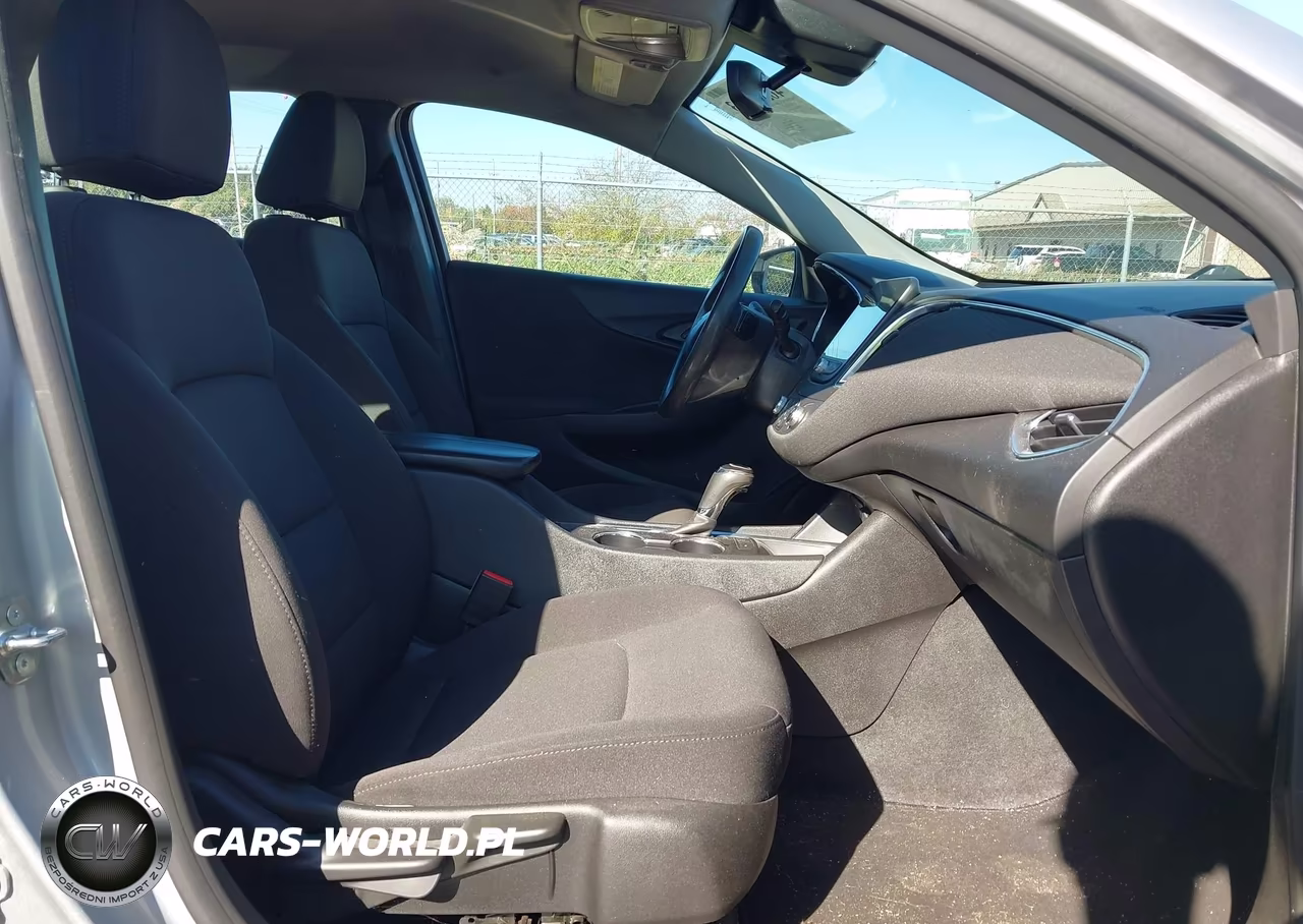 2019 Chevrolet Malibu Lt VIN:1G1ZD5ST9KF155686 - 5