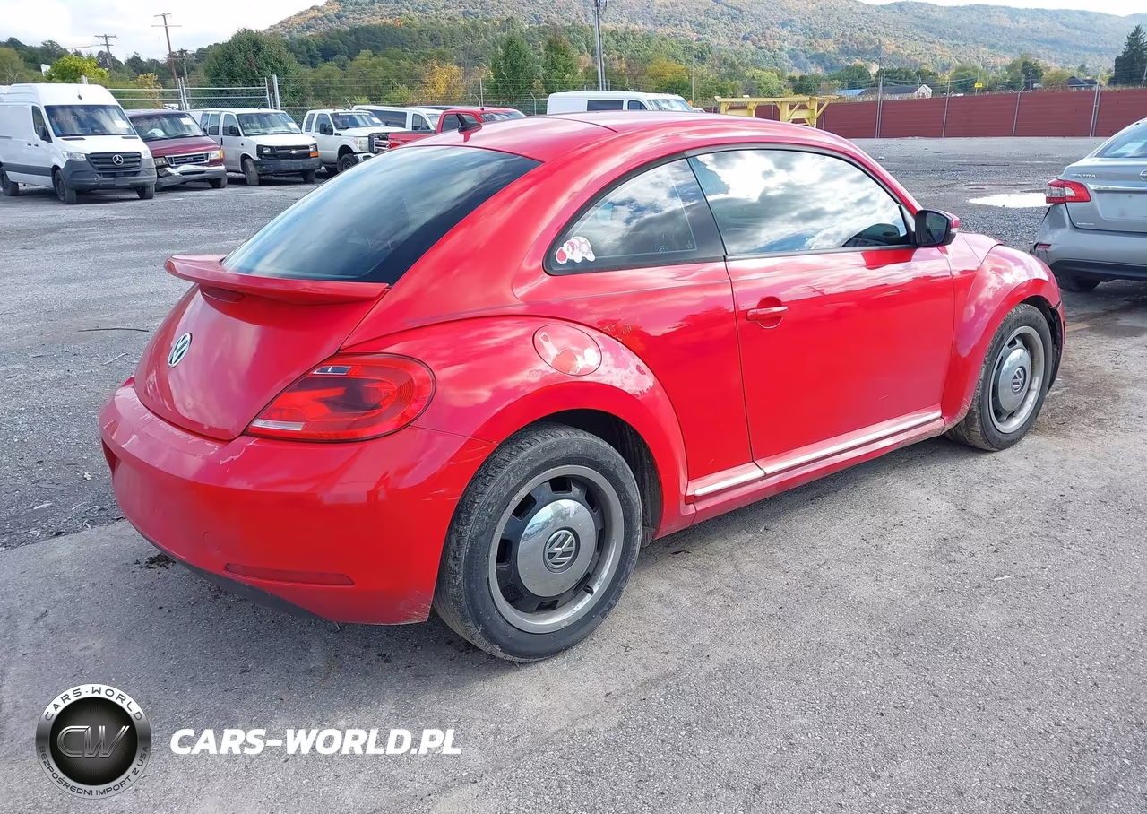 2013 Volkswagen Beetle 2.5L VIN:3VWJX7AT1DM611186 - 4
