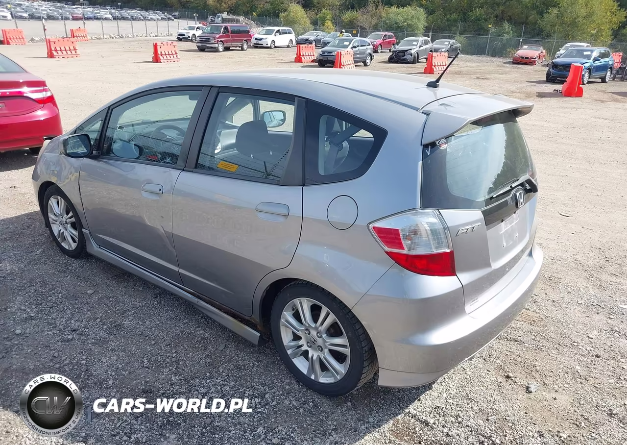 2010 Honda Fit Sport VIN:JHMGE8G49AC036288 - 3