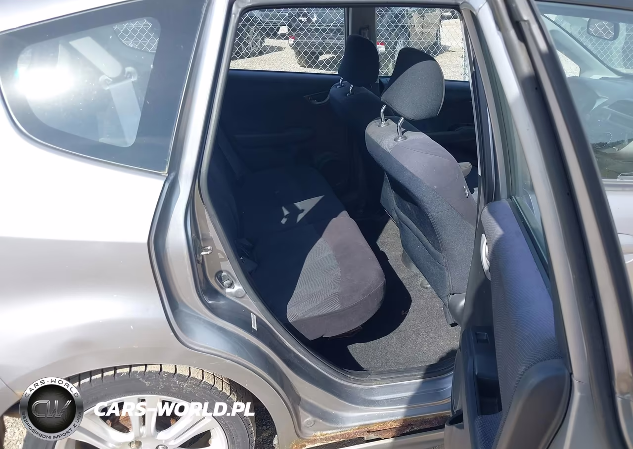 2010 Honda Fit Sport VIN:JHMGE8G49AC036288 - 8