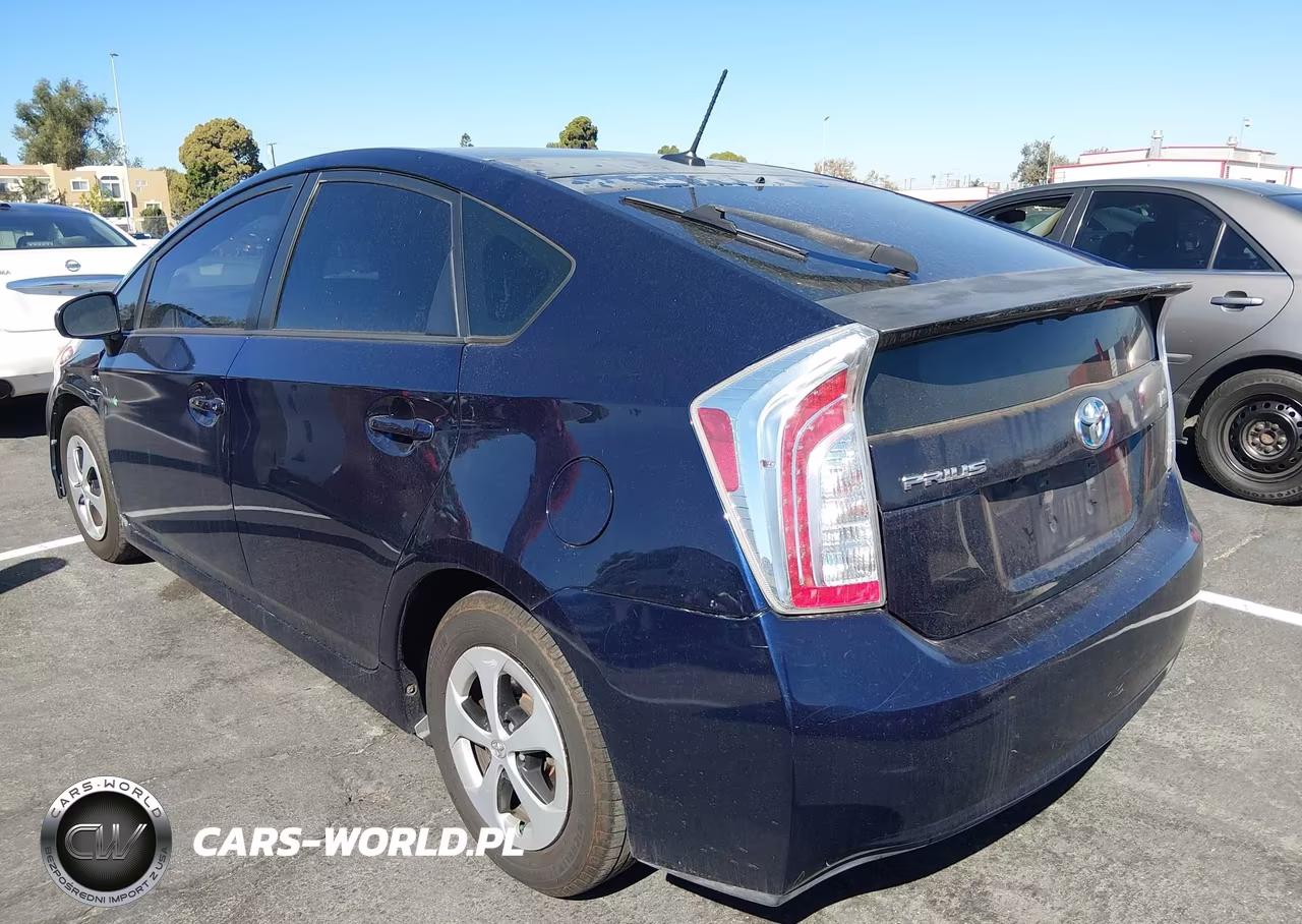 2012 Toyota Prius Four VIN:JTDKN3DU8C1558105 - 3