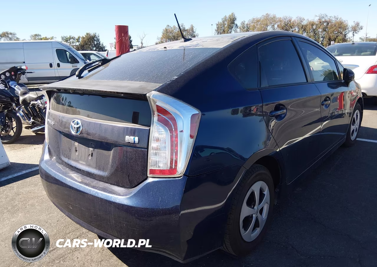 2012 Toyota Prius Four VIN:JTDKN3DU8C1558105 - 4