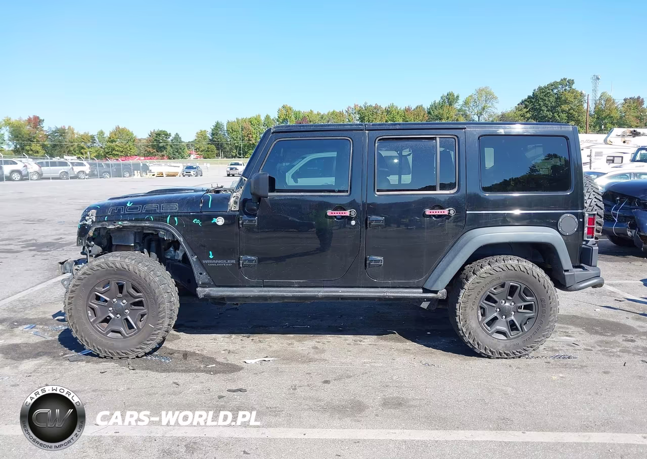 2013 Jeep Wrangler Unlimited Sahara VIN:1C4BJWEGXDL563446 - 14