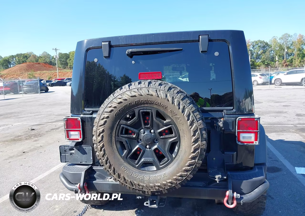 2013 Jeep Wrangler Unlimited Sahara VIN:1C4BJWEGXDL563446 - 16