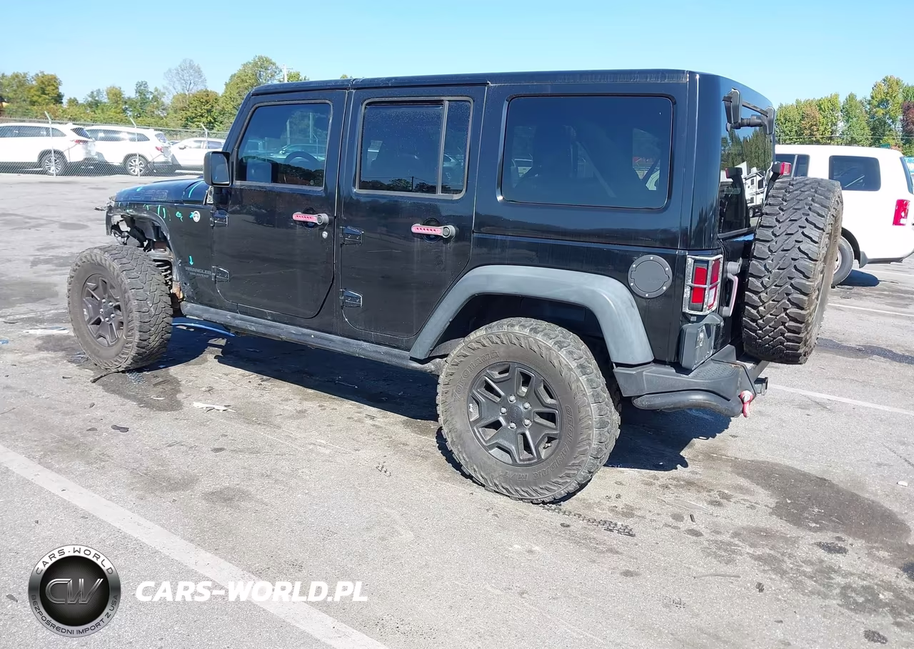 2013 Jeep Wrangler Unlimited Sahara VIN:1C4BJWEGXDL563446 - 3