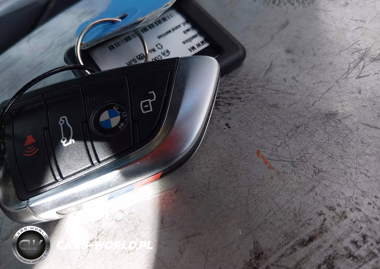 2027 BMW M4 Competition VIN:WBS33HK03VCY07062 - 11