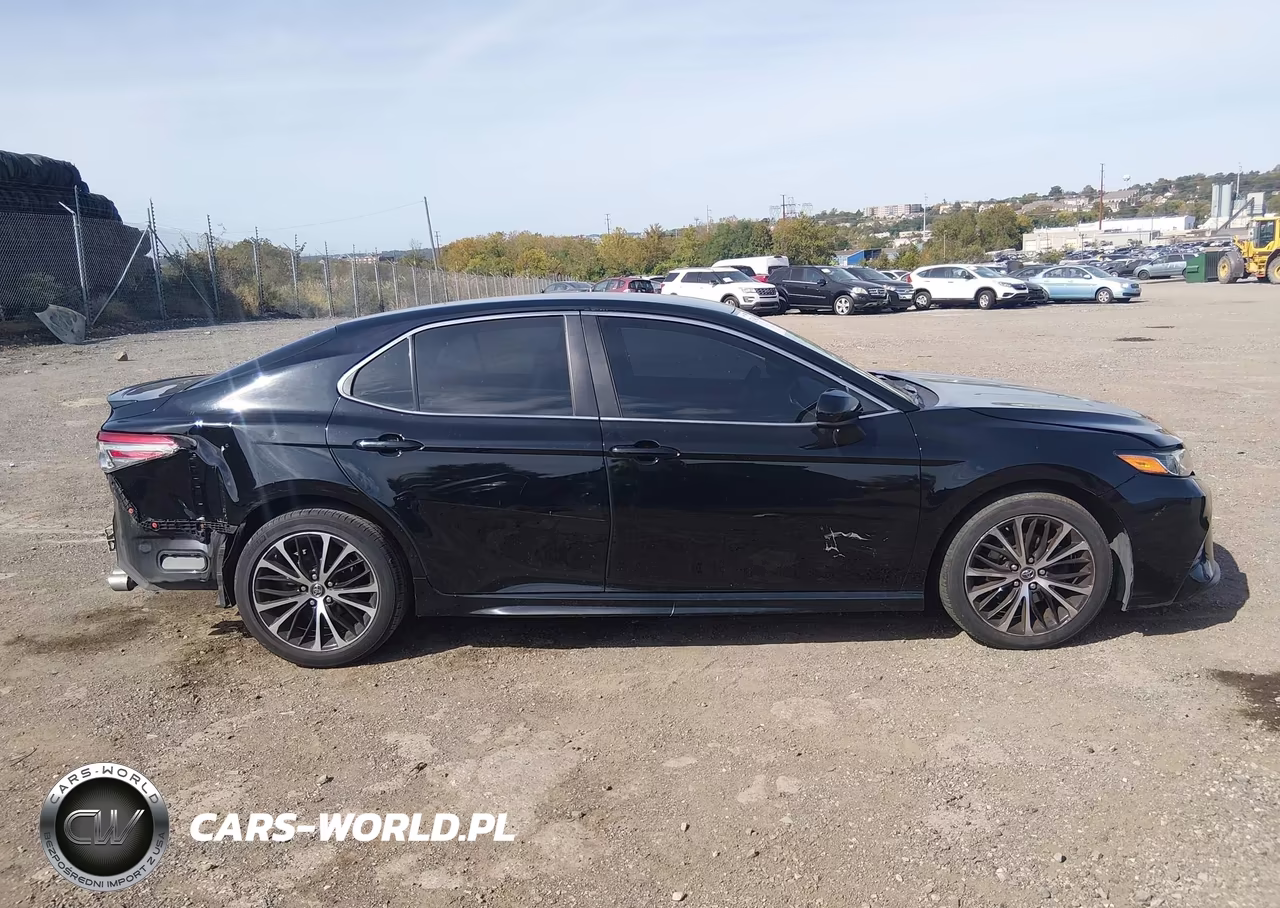 2018 Toyota Camry Se VIN:4T1B11HK0JU026136 - 14