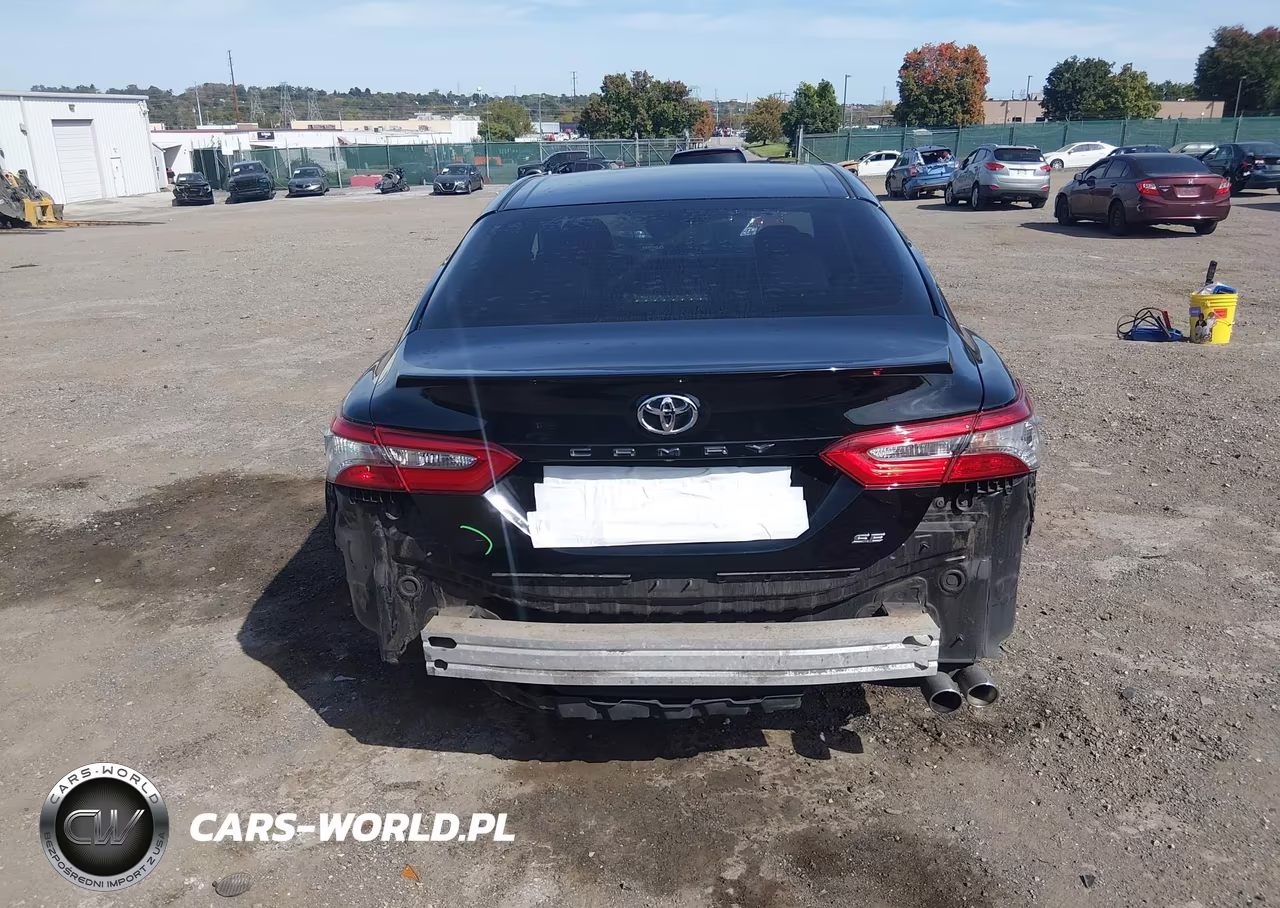 2018 Toyota Camry Se VIN:4T1B11HK0JU026136 - 17