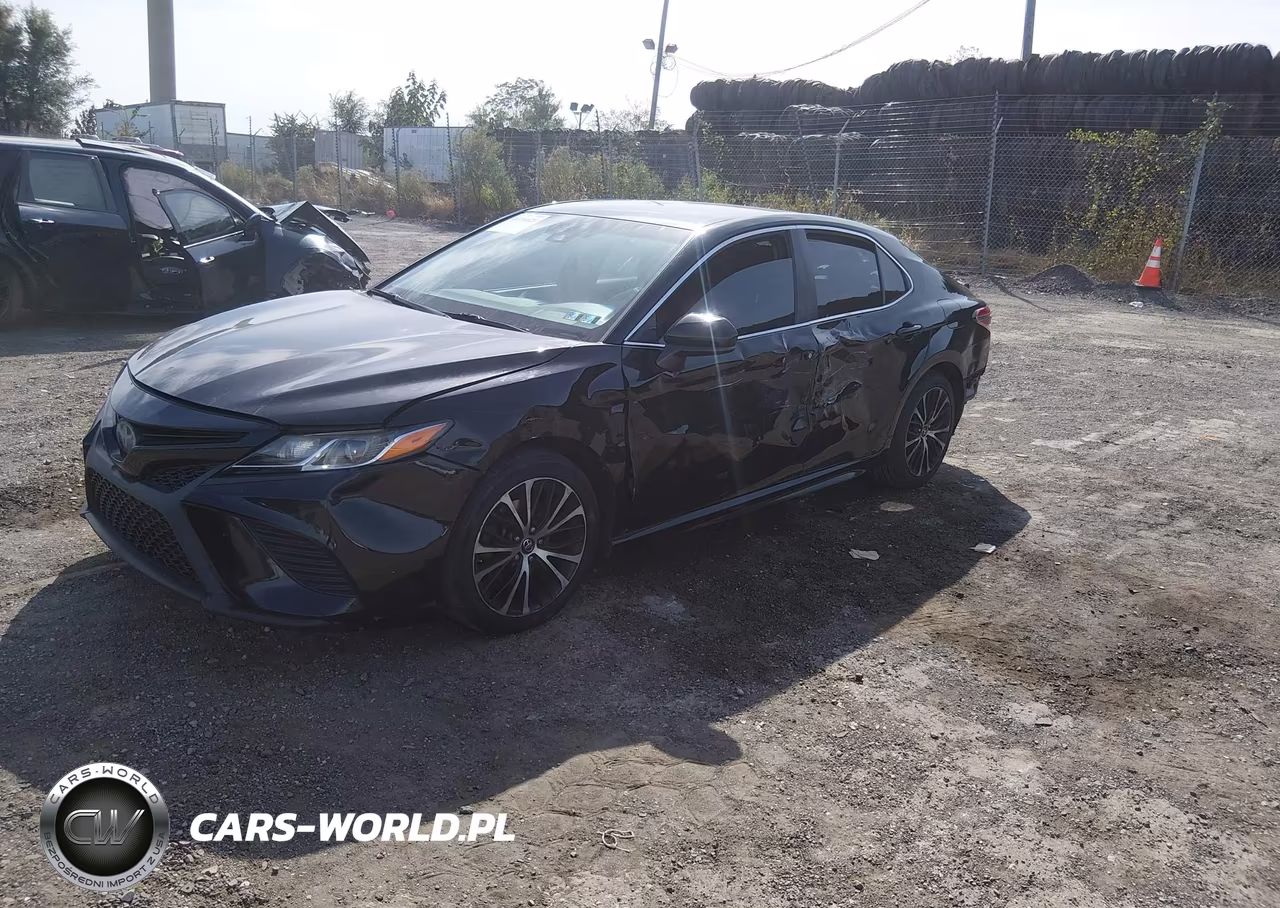 2018 Toyota Camry Se VIN:4T1B11HK0JU026136 - 2
