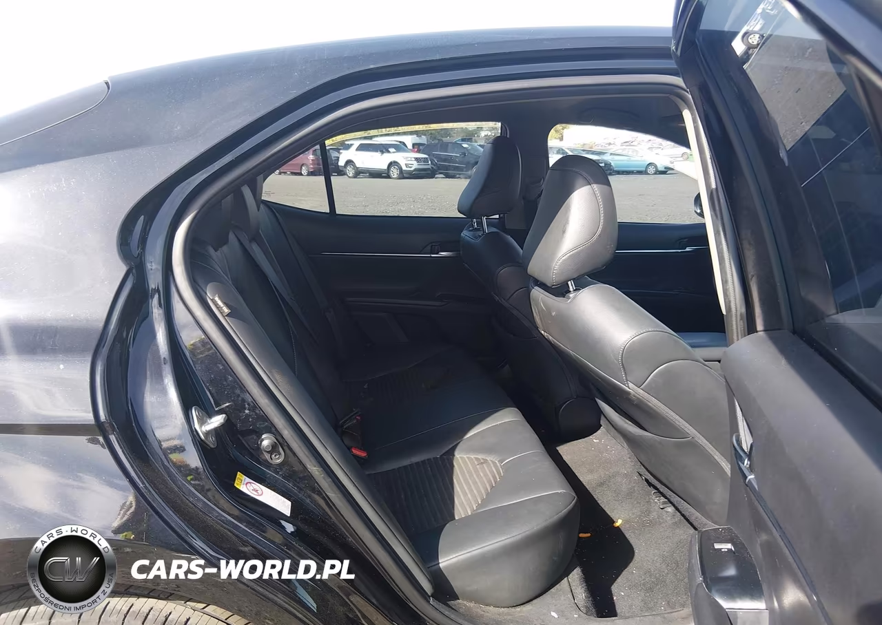 2018 Toyota Camry Se VIN:4T1B11HK0JU026136 - 8