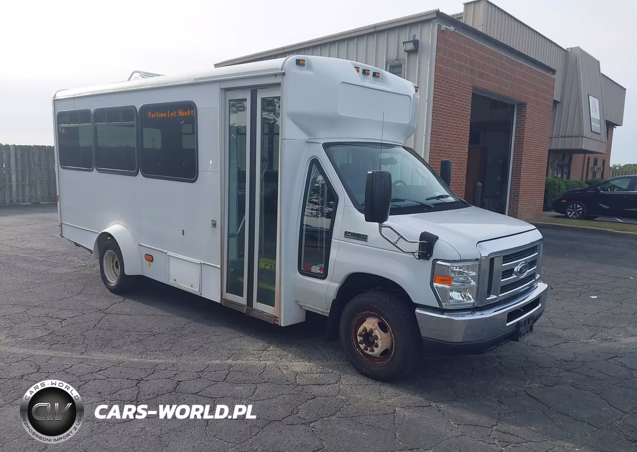 2017 Ford E-450 Cutaway