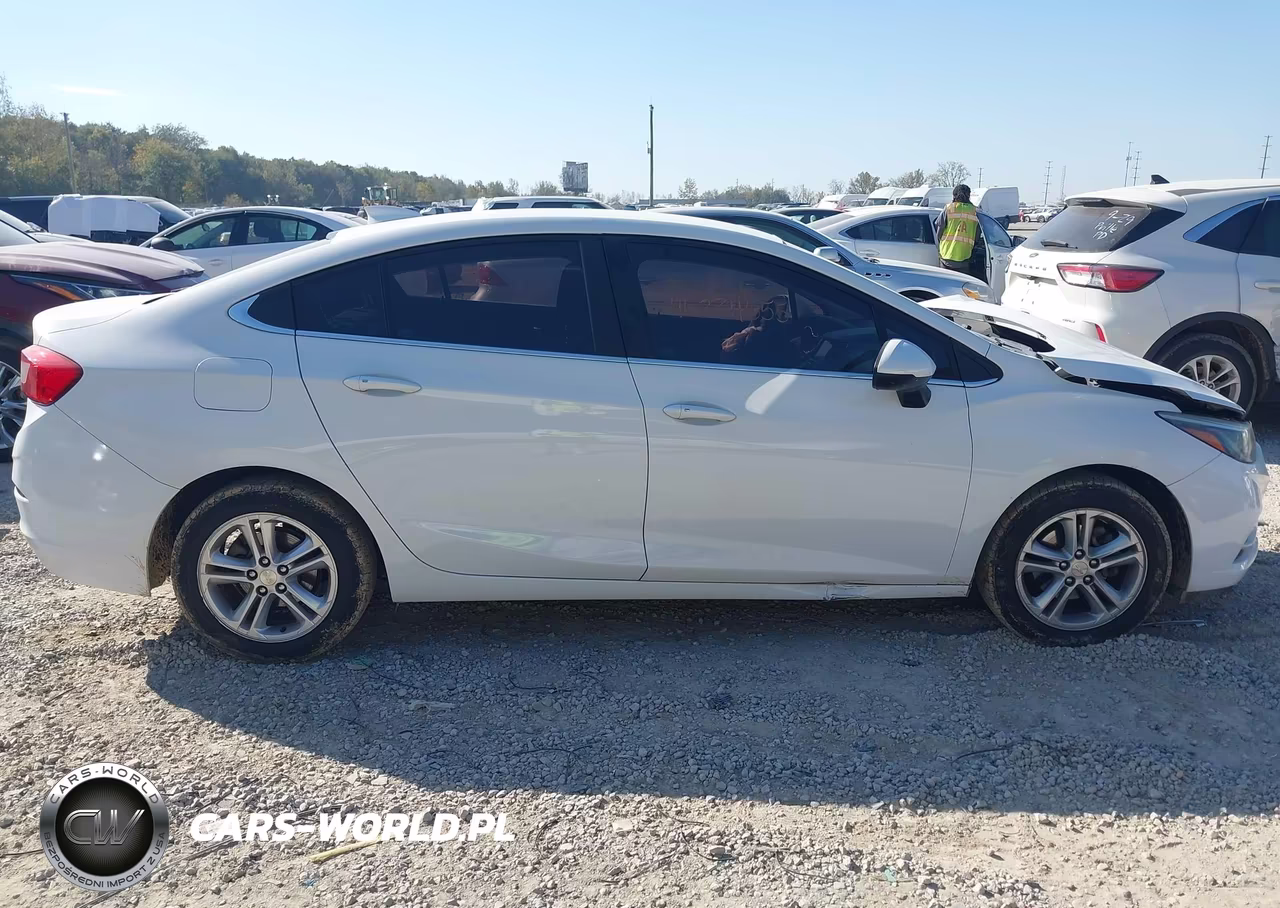 2018 Chevrolet Cruze Lt Auto VIN:1G1BE5SM9J7129606 - 13