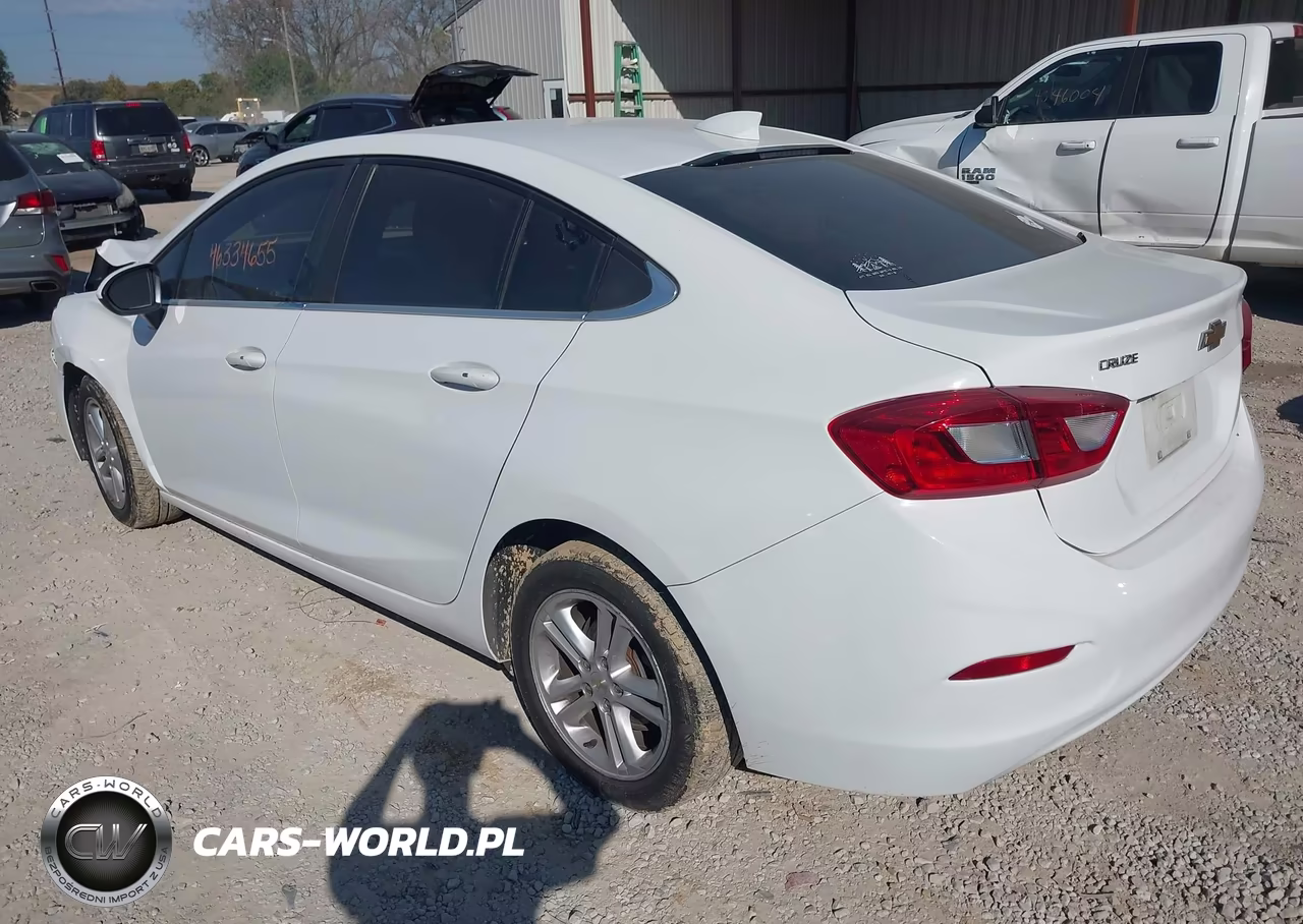 2018 Chevrolet Cruze Lt Auto VIN:1G1BE5SM9J7129606 - 3