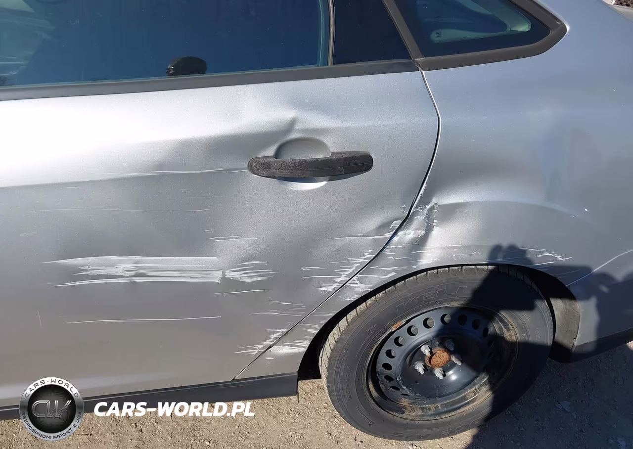 2016 Ford Focus S VIN:1FADP3E20GL230662 - 6