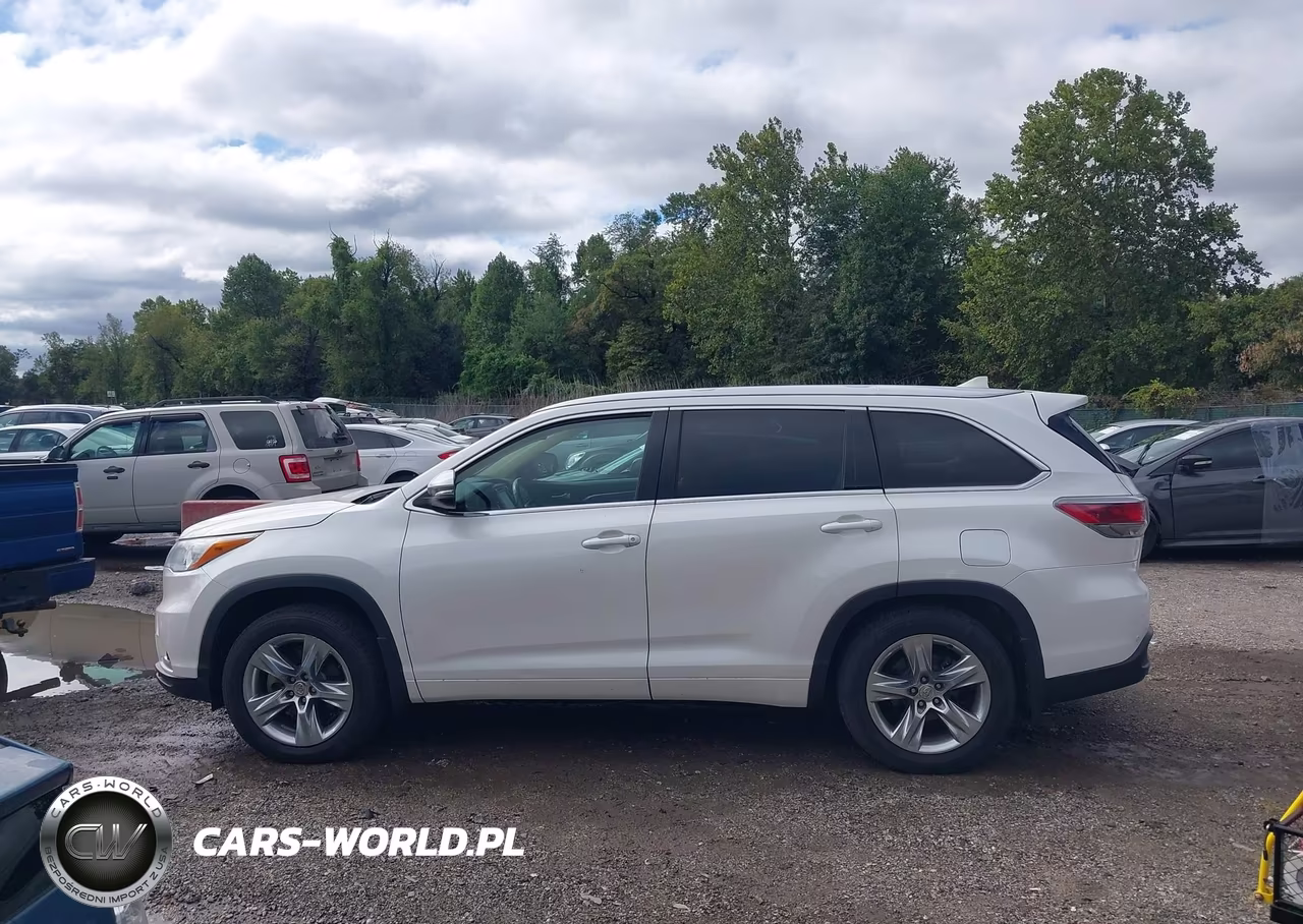 2015 Toyota Highlander Limited Platinum V6 VIN:5TDDKRFH8FS110832 - 14