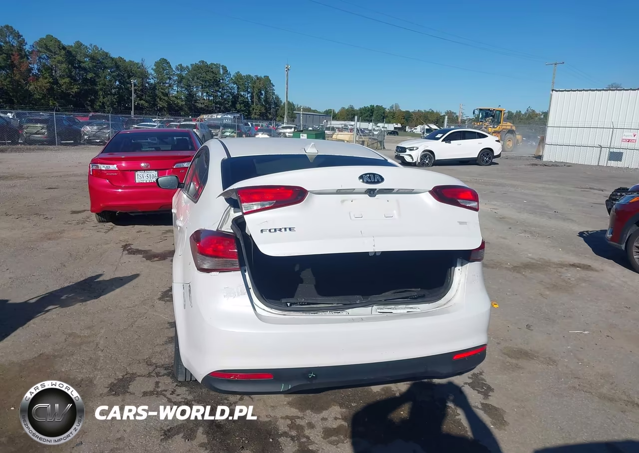 2018 Kia Forte Lx VIN:3KPFL4A79JE219486 - 16