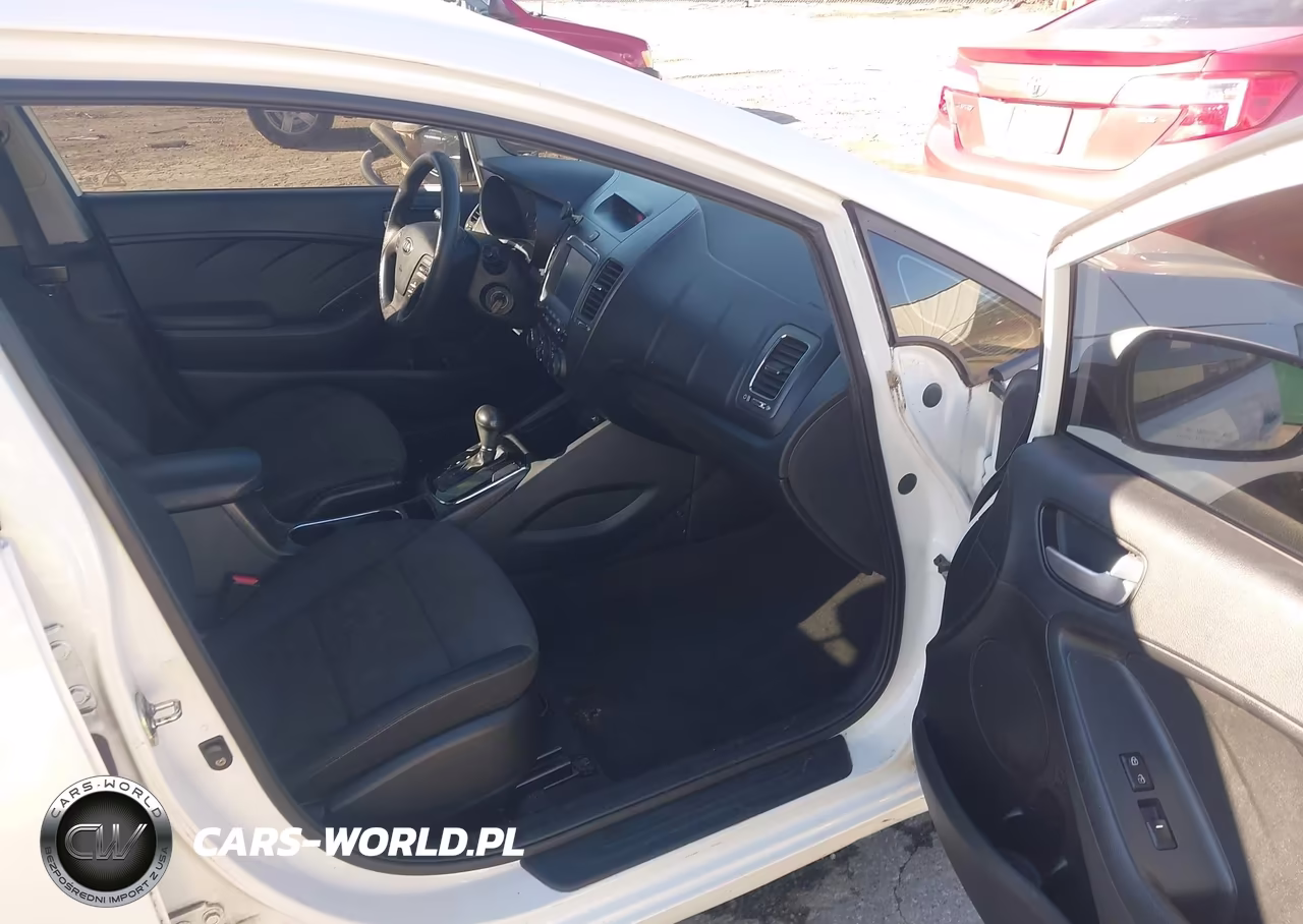 2018 Kia Forte Lx VIN:3KPFL4A79JE219486 - 5